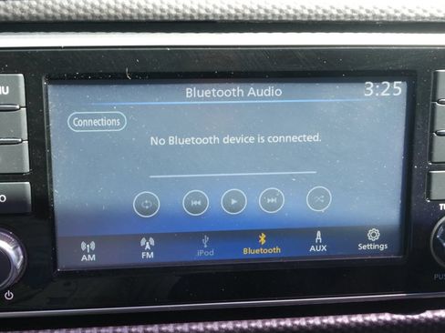 Used 2020 Nissan Kicks S FWD image 23