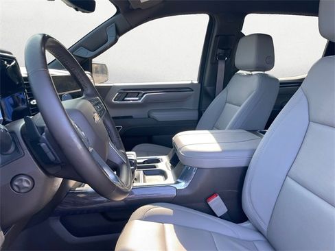 Used 2024 Chevrolet Silverado 1500 LTZ w/ Technology Package image 9
