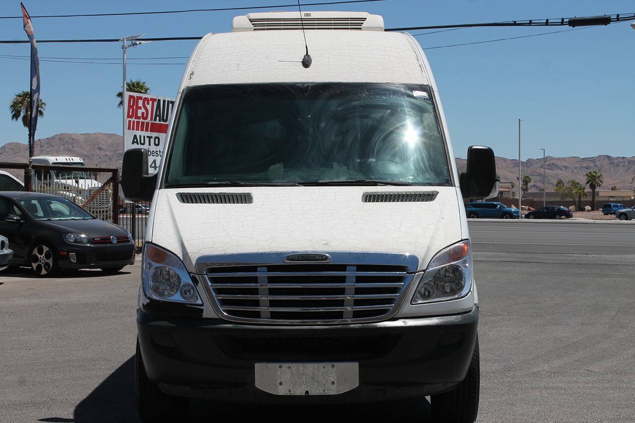 Used 2008 Freightliner Sprinter 2500 RWD image 3