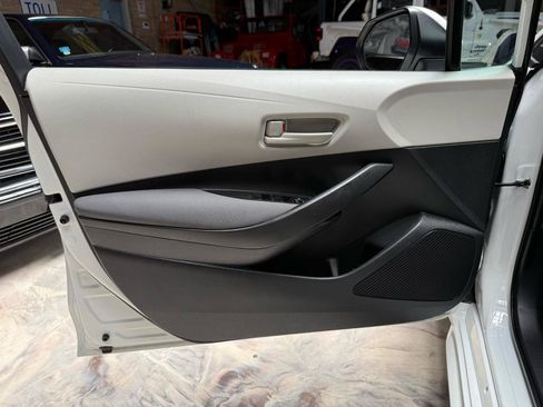 Used 2022 Toyota Corolla LE FWD image 28