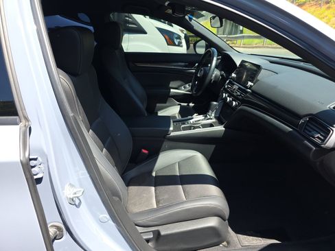 Used 2022 Honda Accord Sport image 11