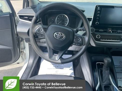 Used 2020 Toyota Corolla LE FWD image 21