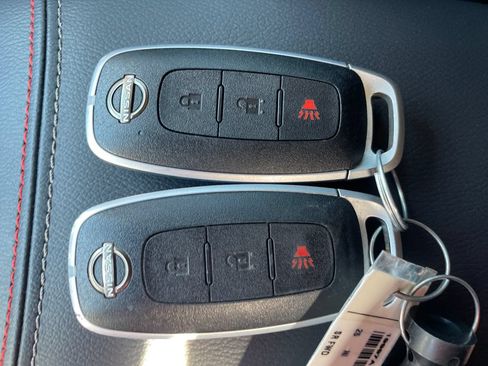Certified 2025 Nissan Kicks SR FWD image 29