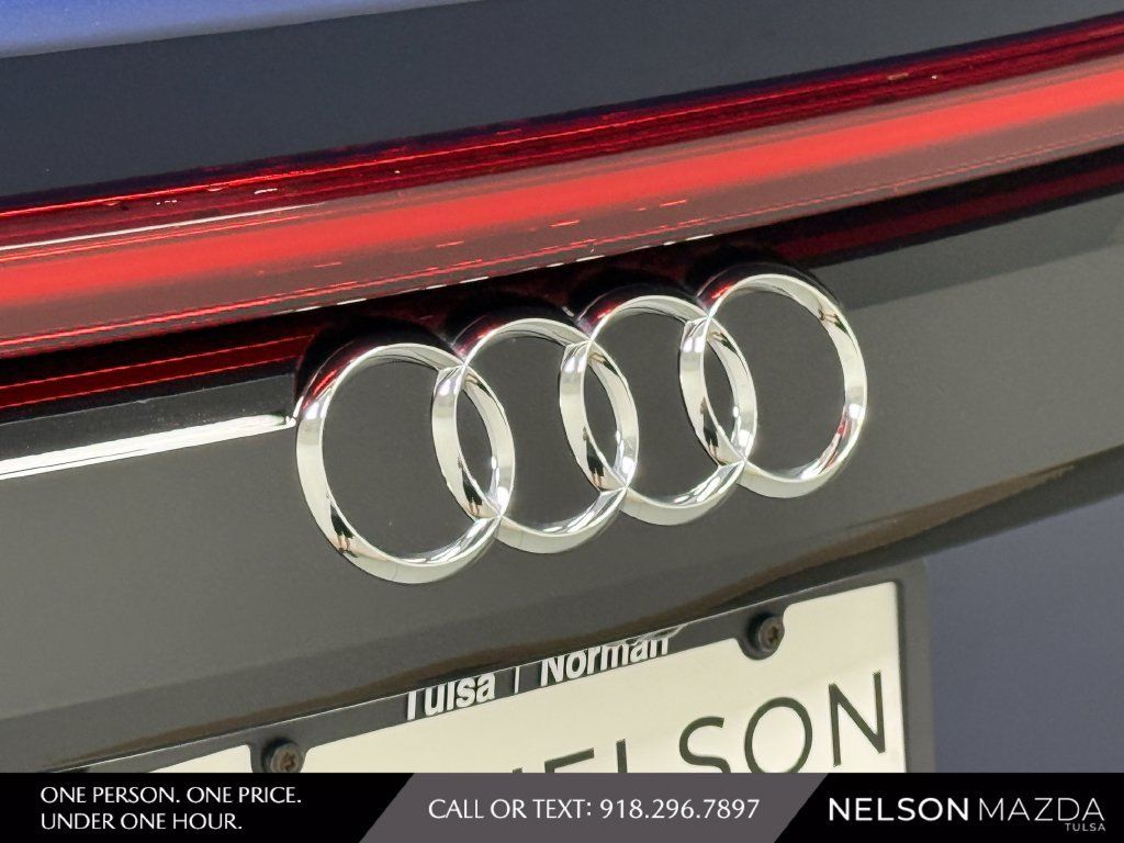 Used 2019 Audi Q8 Prestige AWD/4WD image 15