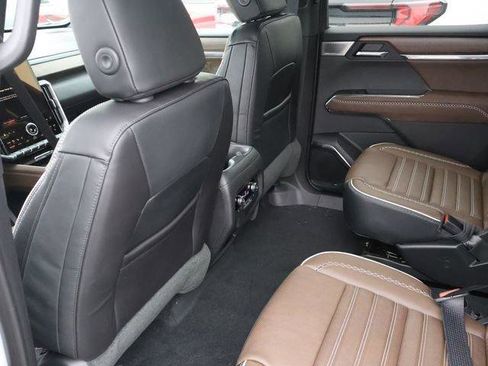 New 2026 GMC Acadia Denali Ultimate AWD/4WD image 12