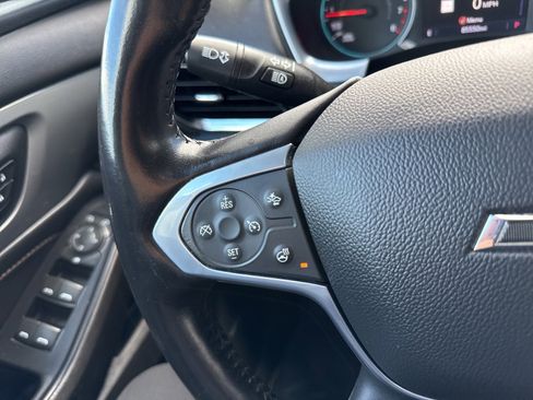 Used 2021 Chevrolet Traverse RS image 38