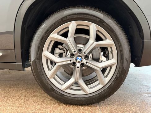 Used 2024 BMW X4 xDrive30i AWD/4WD image 25