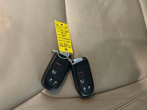 Used 2015 Jeep Cherokee Limited w/ Trailer Tow Group image 27