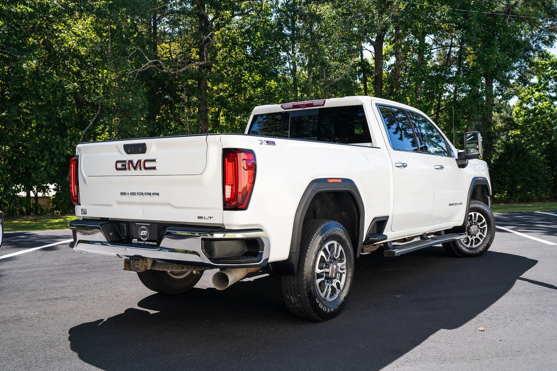 Used 2023 GMC Sierra 2500 SLT w/ SLT Convenience Package AWD/4WD image 2