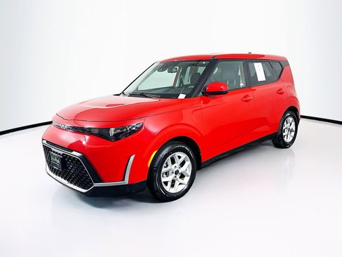 Used 2025 Kia Soul LX w/ LX Technology Package image 3