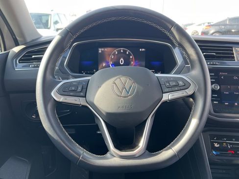 Used 2022 Volkswagen Tiguan SE image 15