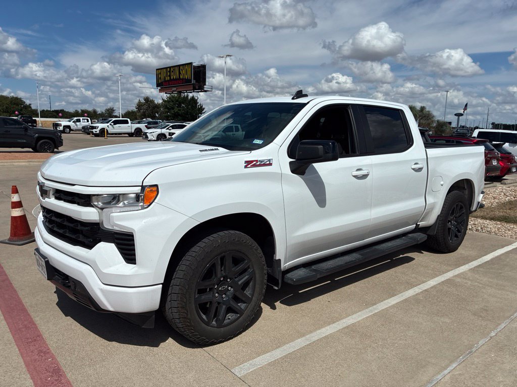 Used 2023 Chevrolet Silverado 1500 RST w/ Z71 Off-Road Package AWD/4WD image 4