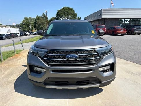Used 2023 Ford Explorer XLT w/ Equipment Group 202A AWD/4WD image 2