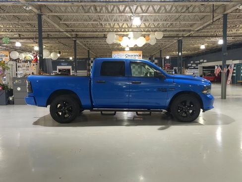 Used 2019 RAM 1500 Express w/ Express Value Package image 6