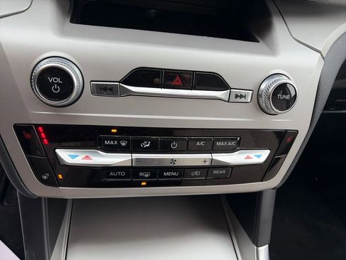 Used 2024 Ford Explorer XLT w/ Equipment Group 202A image 23