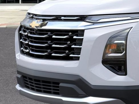 New 2026 Chevrolet Equinox LT w/ Safety and Technology Package AWD/4WD image 13