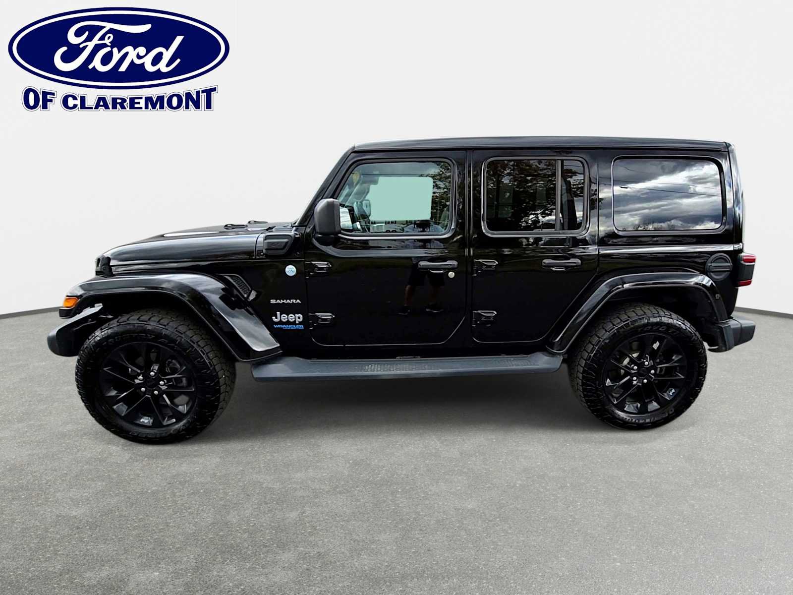Used 2021 Jeep Wrangler Unlimited Sahara w/ Cold Weather Group AWD/4WD image 5