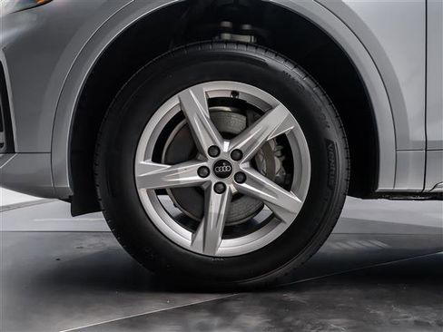 Used 2021 Audi Q5 2.0T Premium w/ Convenience Package image 13