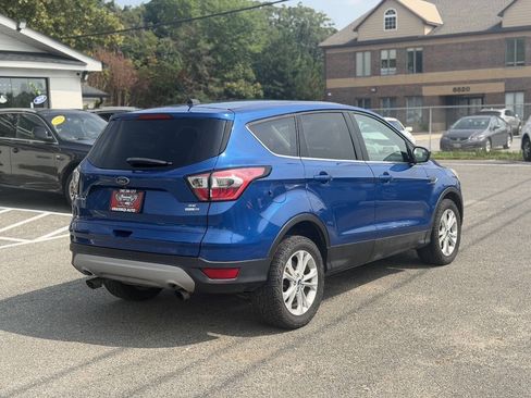 Used 2017 Ford Escape SE AWD/4WD image 4