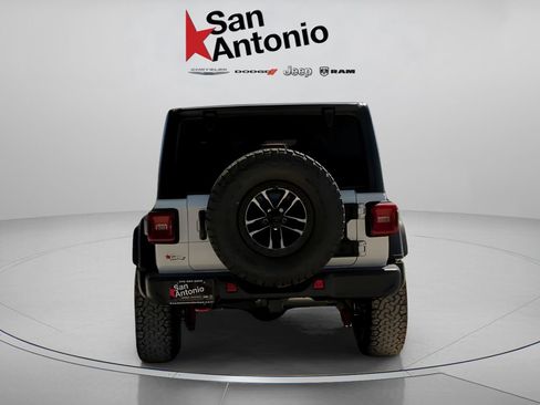 Used 2024 Jeep Wrangler Unlimited Rubicon w/ XTREMEE 35" Tire Package AWD/4WD image 12