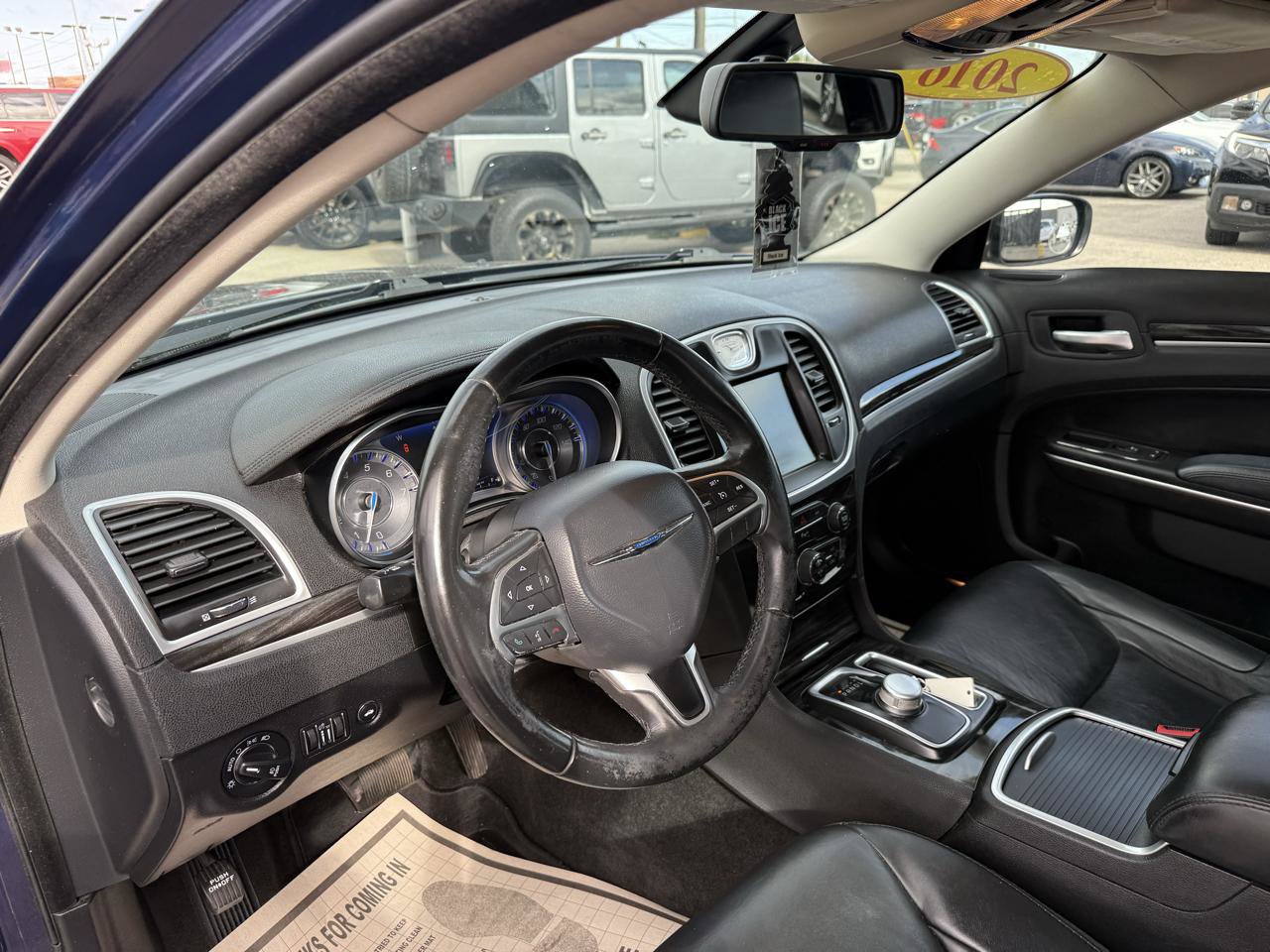 Used 2016 Chrysler 300 Limited RWD image 7