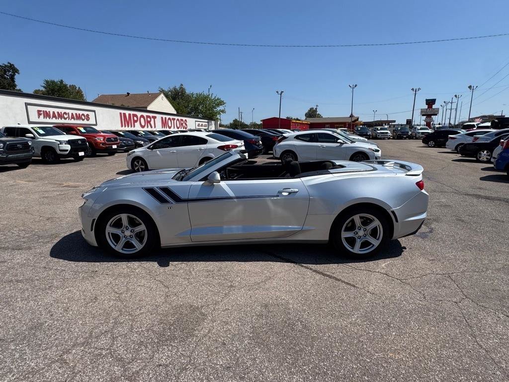 Used 2019 Chevrolet Camaro LT RWD image 5