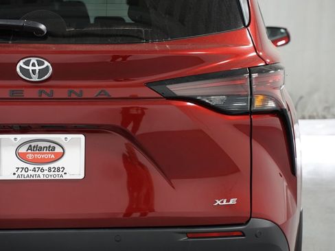 New 2026 Toyota Sienna XLE image 10
