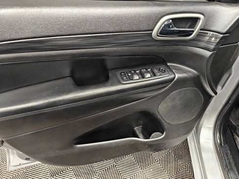 Used 2019 Jeep Grand Cherokee Altitude AWD/4WD image 52