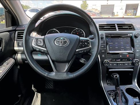 Used 2017 Toyota Camry XSE w/ Moonroof Package FWD image 6