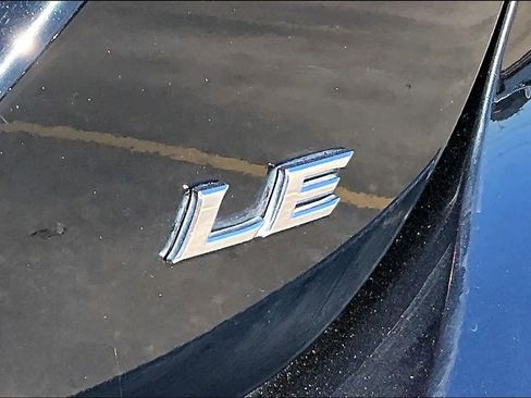 Used 2022 Toyota Camry LE image 9