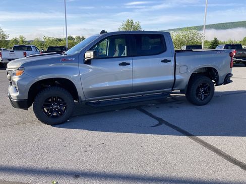 Used 2024 Chevrolet Silverado 1500 Custom Trail Boss AWD/4WD image 4