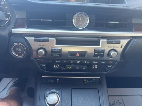 Used 2015 Lexus ES 350 w/ Premium Package FWD image 26