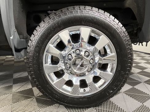 Used 2019 GMC Sierra 2500 Denali w/ Duramax Plus Package AWD/4WD image 16