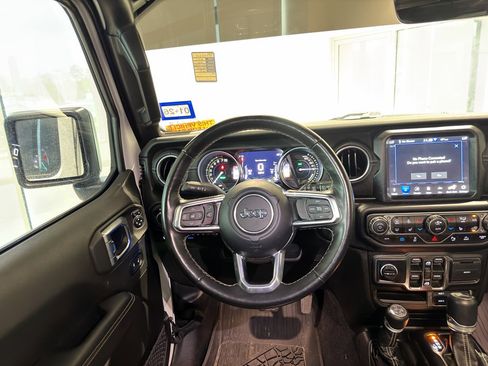 Used 2021 Jeep Wrangler Unlimited Sahara w/ Cold Weather Group image 15