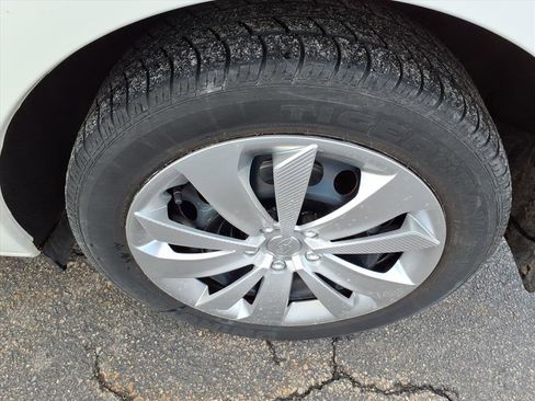 Used 2018 Subaru Impreza 2.0i image 5