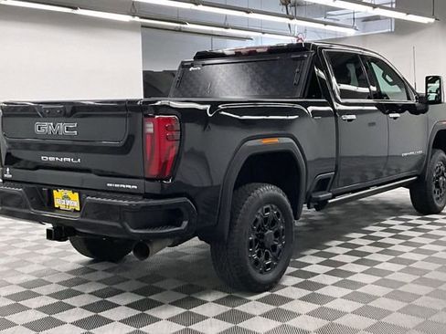 Used 2024 GMC Sierra 2500 Denali Ultimate AWD/4WD image 13