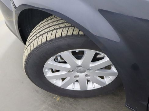 Used 2014 Chrysler Town & Country Touring image 35