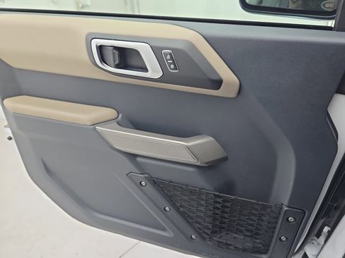 Used 2023 Ford Bronco Wildtrak image 26