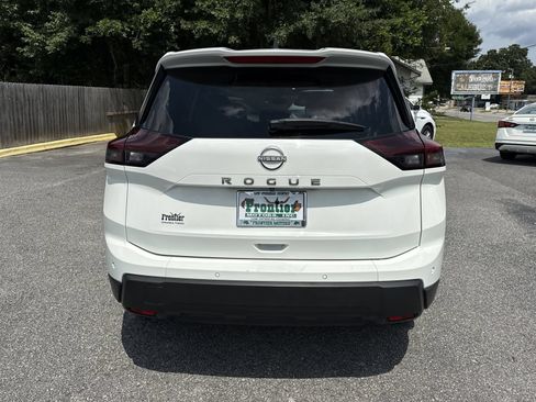 Used 2025 Nissan Rogue S FWD image 7