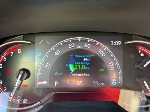 Used 2022 Toyota RAV4 Limited image 11