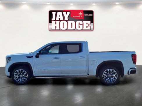 Used 2023 GMC Sierra 1500 Denali w/ Denali Reserve Package AWD/4WD image 8