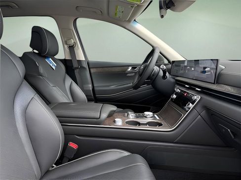 New 2025 Genesis GV80 2.5T Prestige image 15