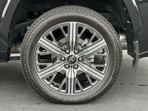 Used 2025 Toyota Sequoia Capstone image 8