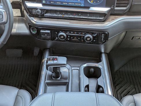 Certified 2025 Chevrolet Silverado 1500 LT Trail Boss w/ Convenience Package II AWD/4WD image 35