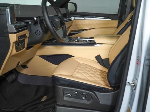 Used 2026 Cadillac Escalade Sport w/ Touring Package RWD image 15