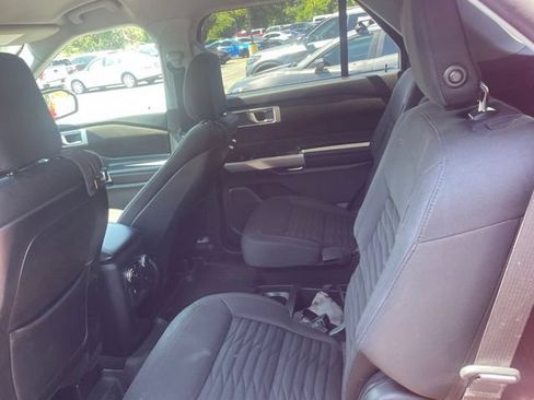 Used 2020 Ford Explorer XLT w/ Comfort Package AWD/4WD image 11