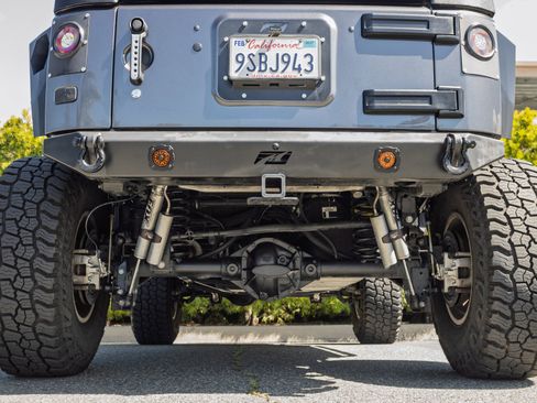 Used 2016 Jeep Wrangler Unlimited Sport w/ Quick Order Package 24S AWD/4WD image 9