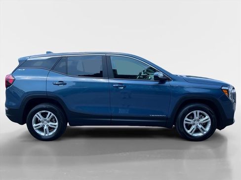 Used 2024 GMC Terrain SLE AWD/4WD image 6