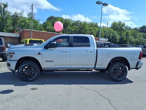 New 2026 RAM 2500 Laramie AWD/4WD image 7