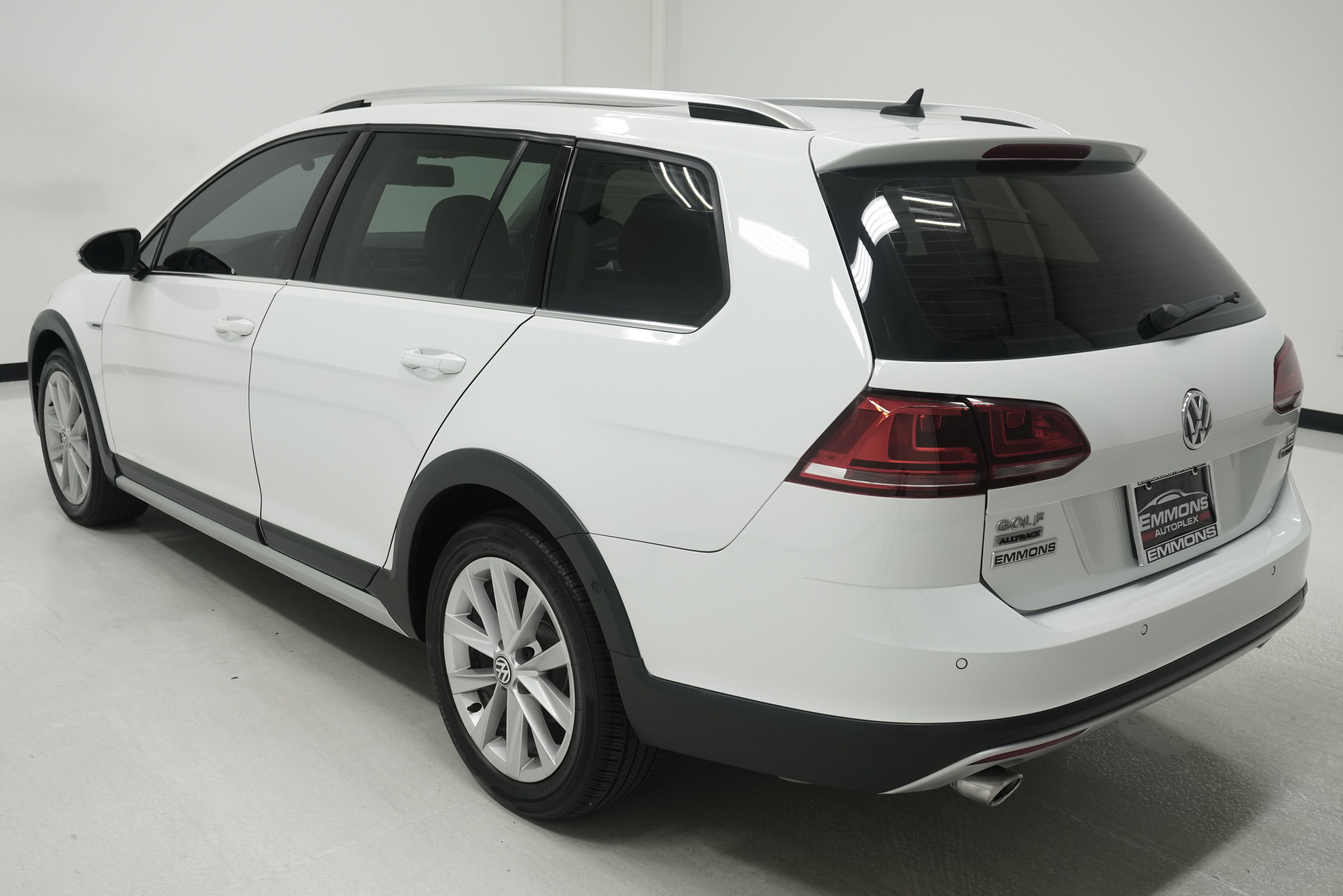 Used 2017 Volkswagen Golf Alltrack SEL AWD/4WD image 6